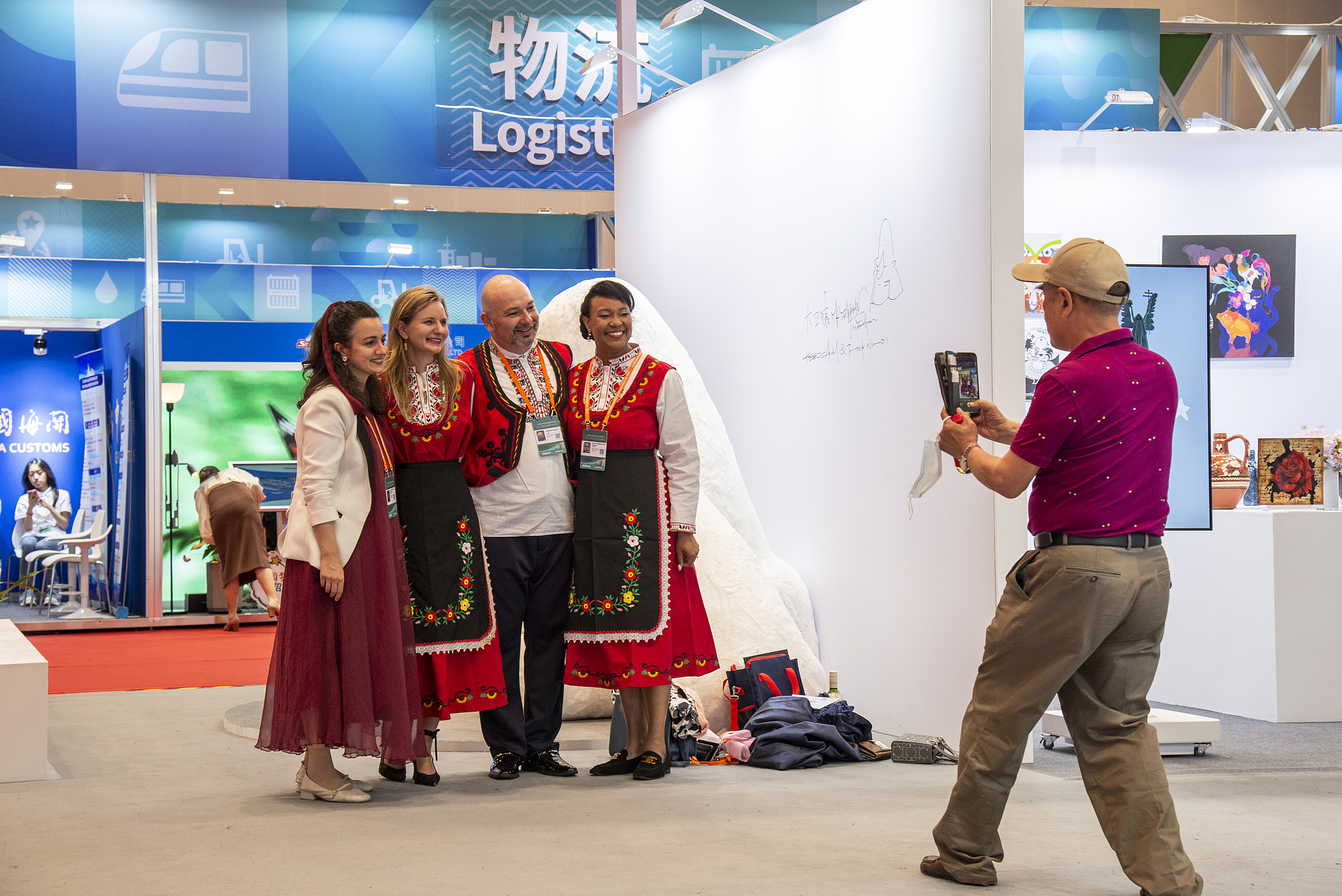 During the 3rd China-CEEC Expo, May 18, 2023. /VCG