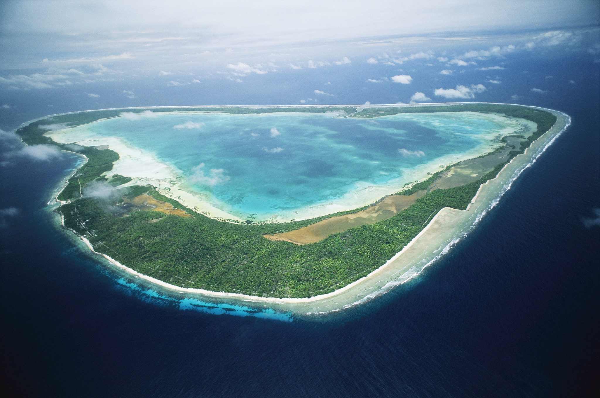 An aerial view of the Marakei atoll in Kiribati, December 29, 2021. /VCG