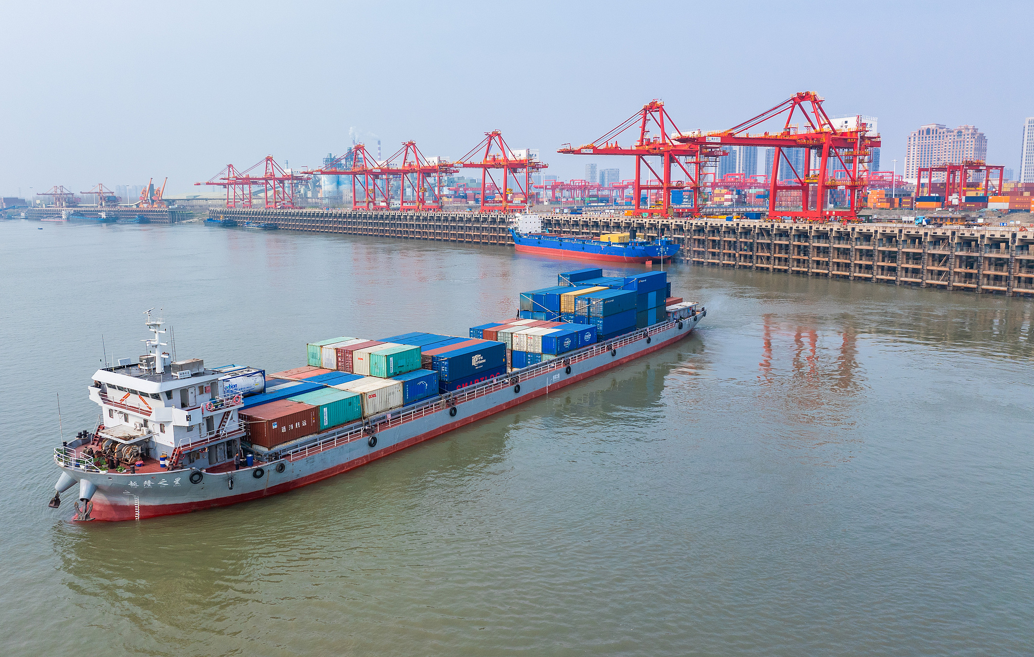 A container terminal in Wuhan City, central China's Hubei Province, March 6, 2023. /VCG